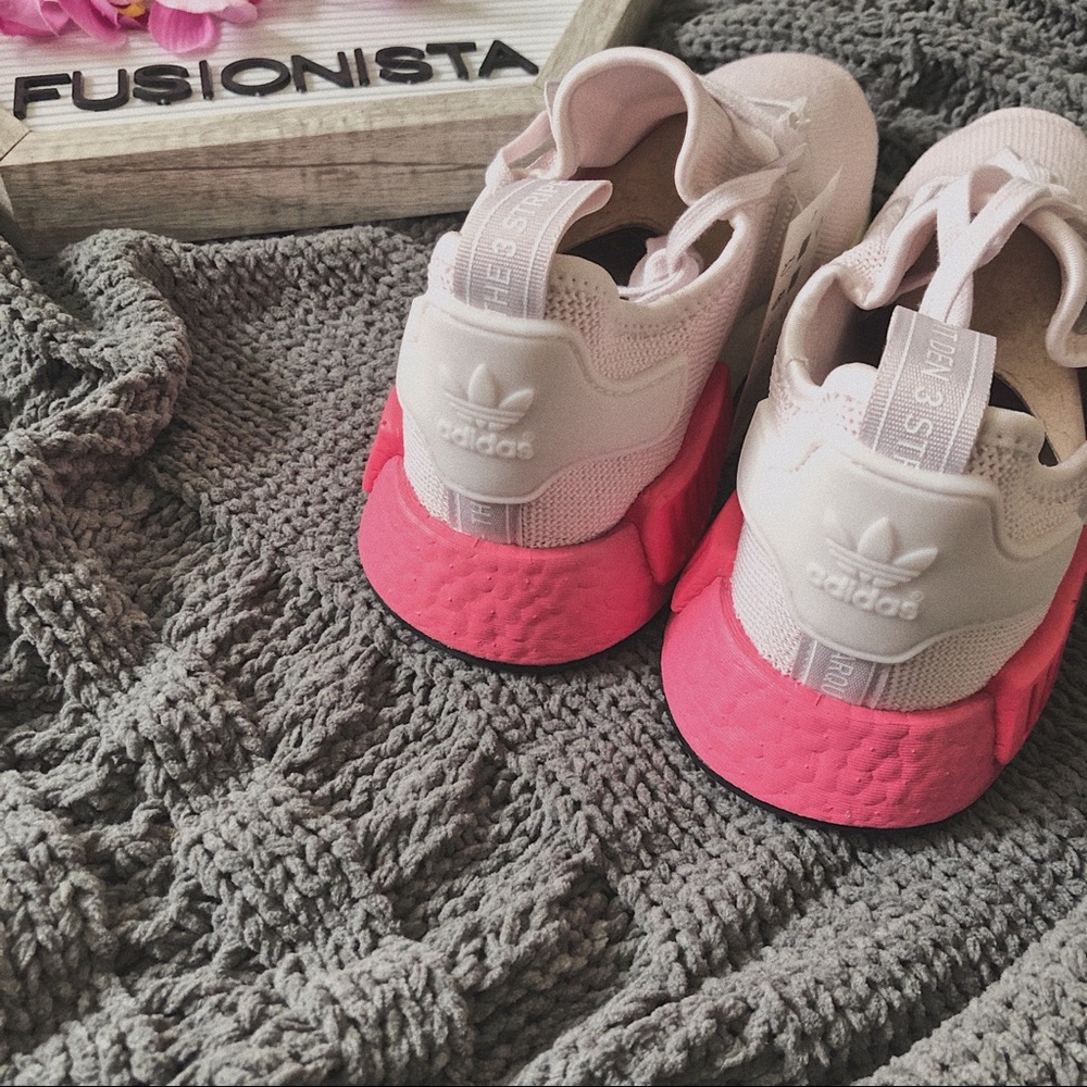 Sold‼️🍭 Rare Adidas NMD R1 POP of Pink 7Y/8.5W - Picture 4 of 8
